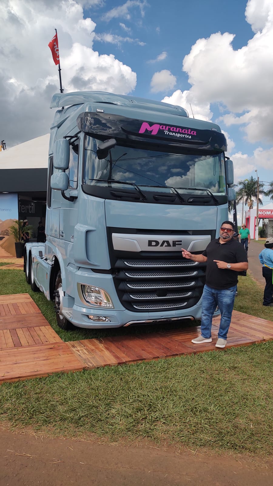 Caminhão DAF XF em exposição